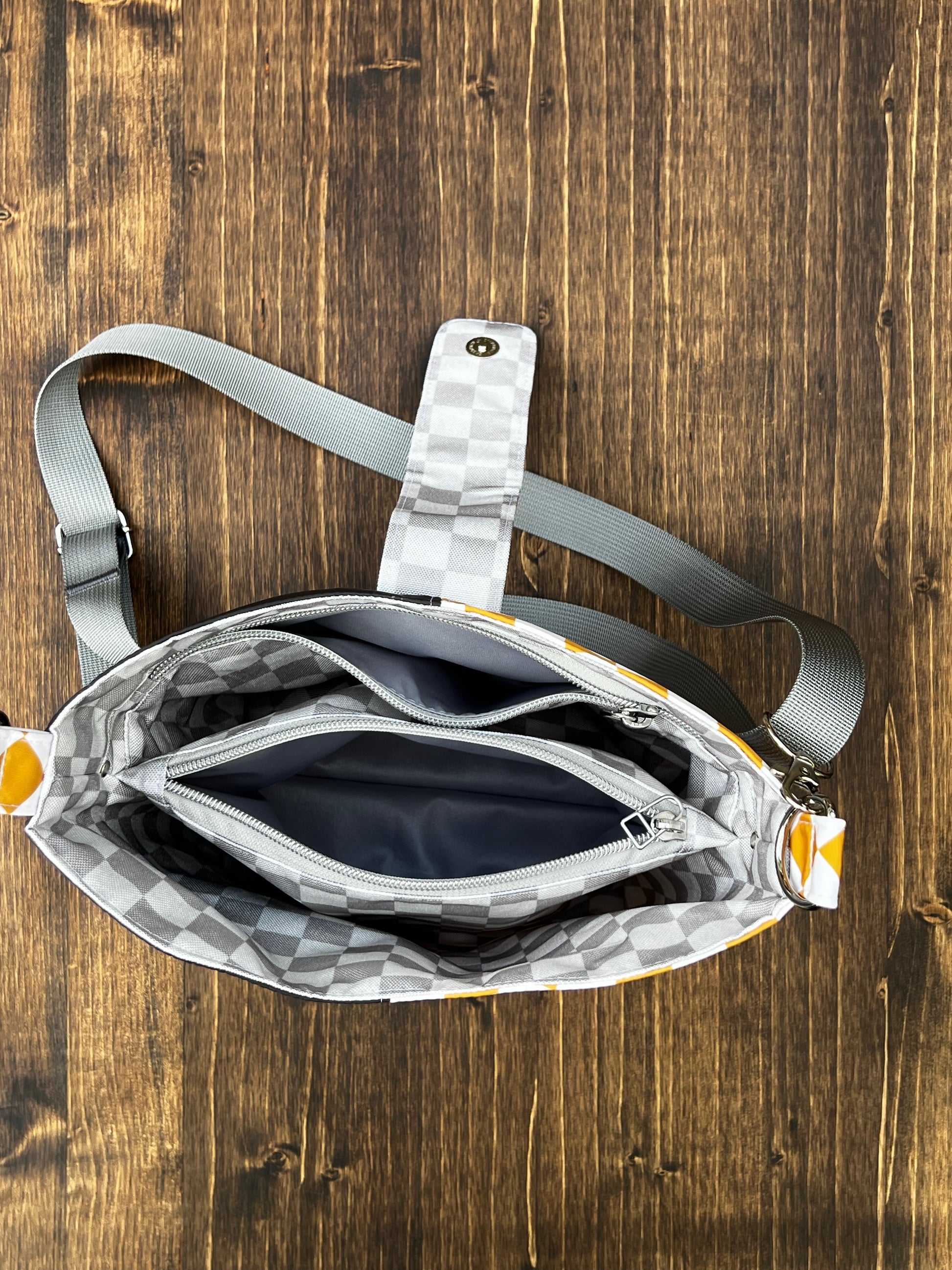 Magic Middle Bucket Bag