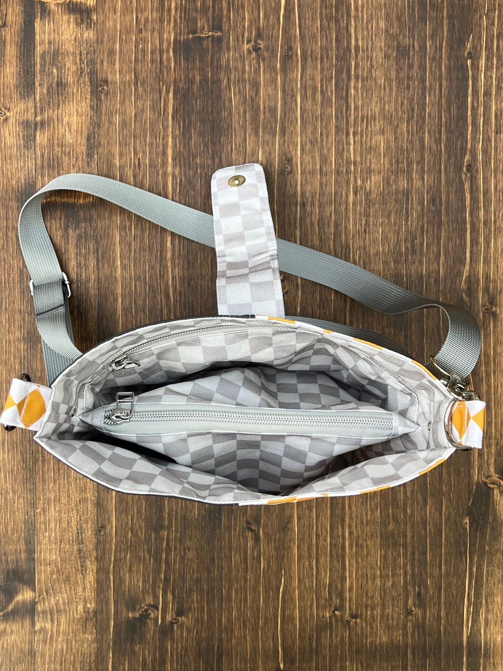 Magic Middle Bucket Bag