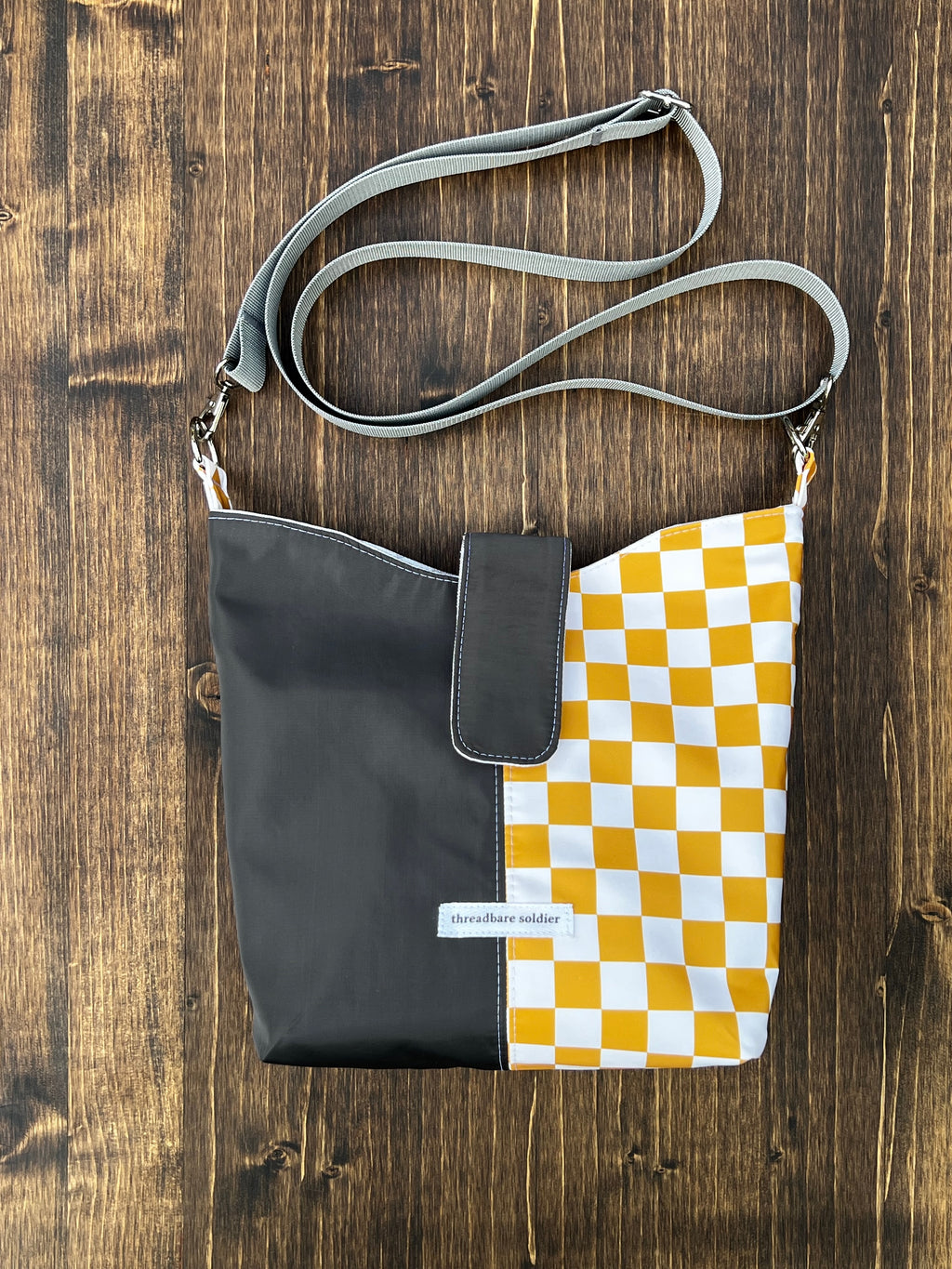 Magic Middle Bucket Bag